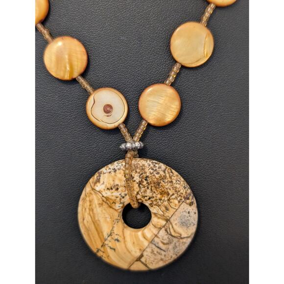 Round Gold Shell Bead Donut Jasper Pendant Barrel Clasp 18" Necklace - Picture 2 of 6